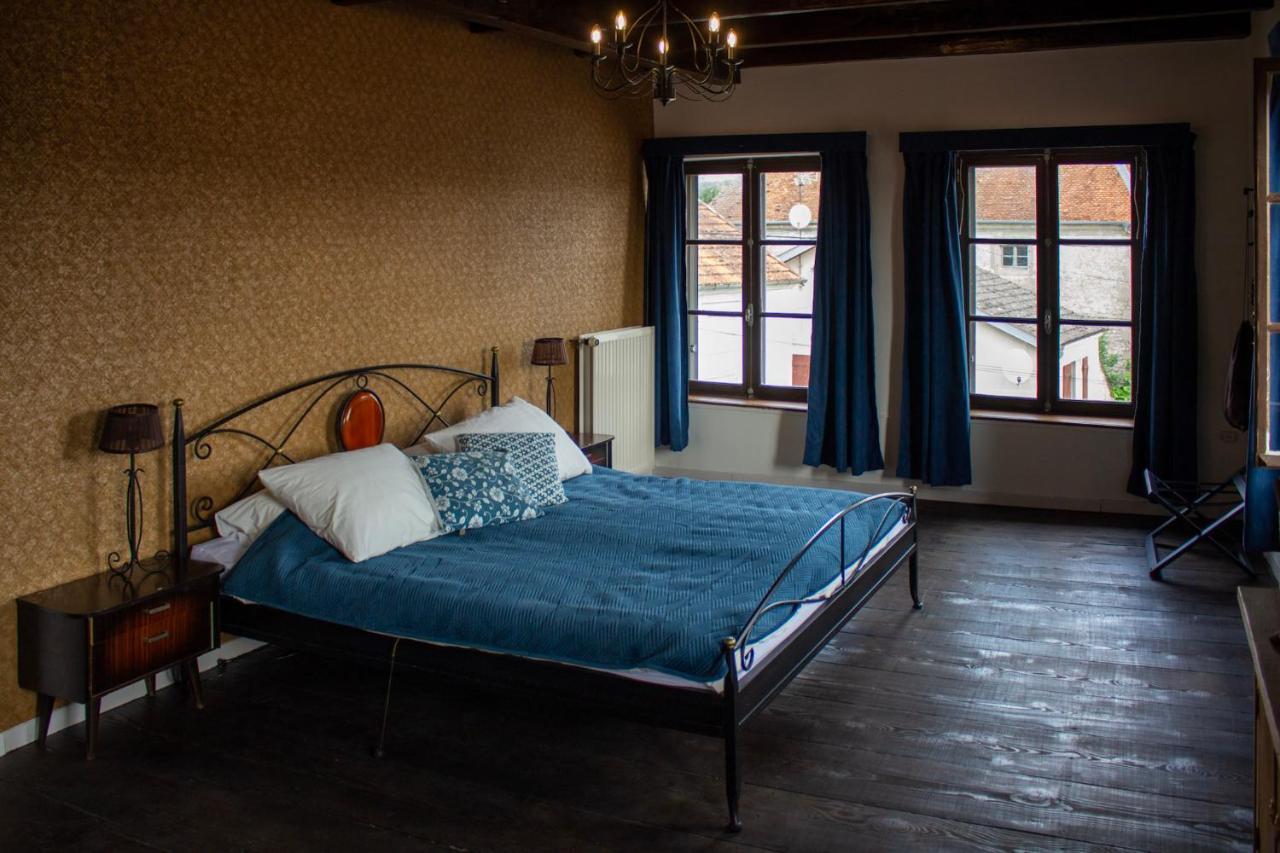 Le Voila Bed & Breakfast Melay  Luaran gambar